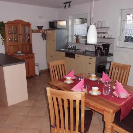 Mit Terrasse, Garten Und Grill Apartment Marienfelde