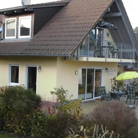 Mit Terrasse, Garten Und Grill Marienfelde
